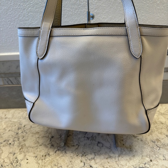 Women's Coach Vanilla Cream Tote Leather handbag purse with horse & carriage - Picture 9 of 15